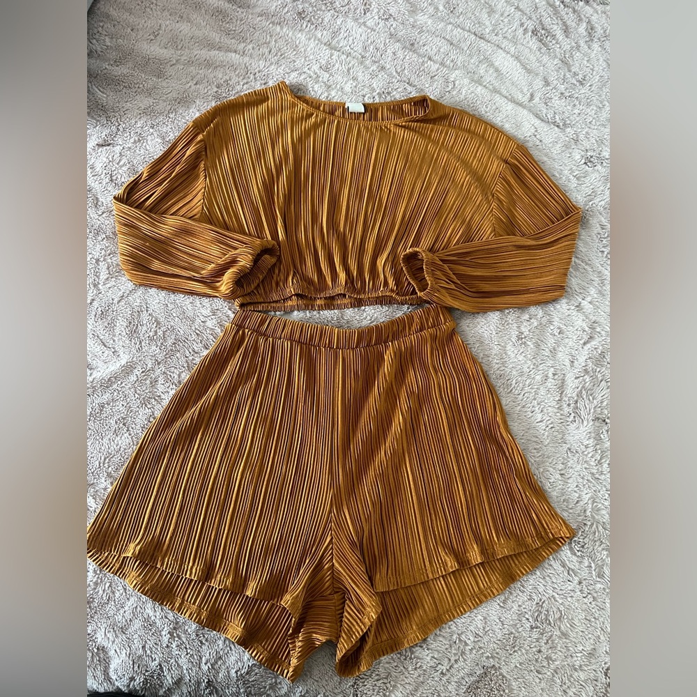 Two piece set